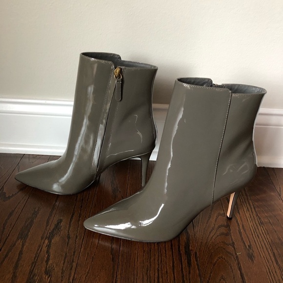 *NEW* J. Crew Women’s 9.5 Stevie Pointed Toe Ankle Boots in Gray Shiny Leather - Picture 3 of 12